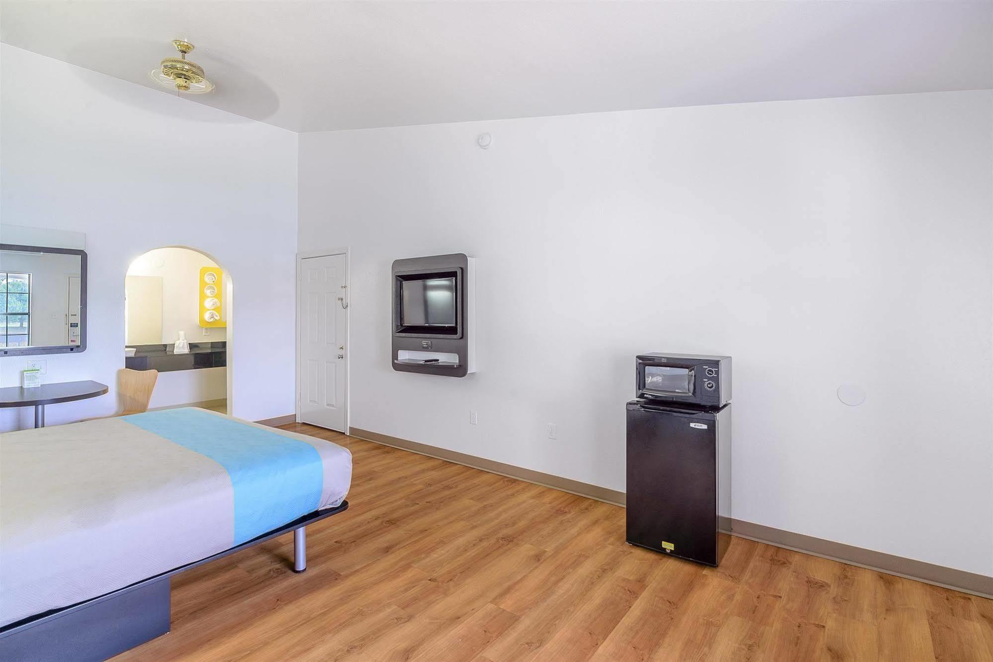 Motel 6-Canton, Tx Luaran gambar
